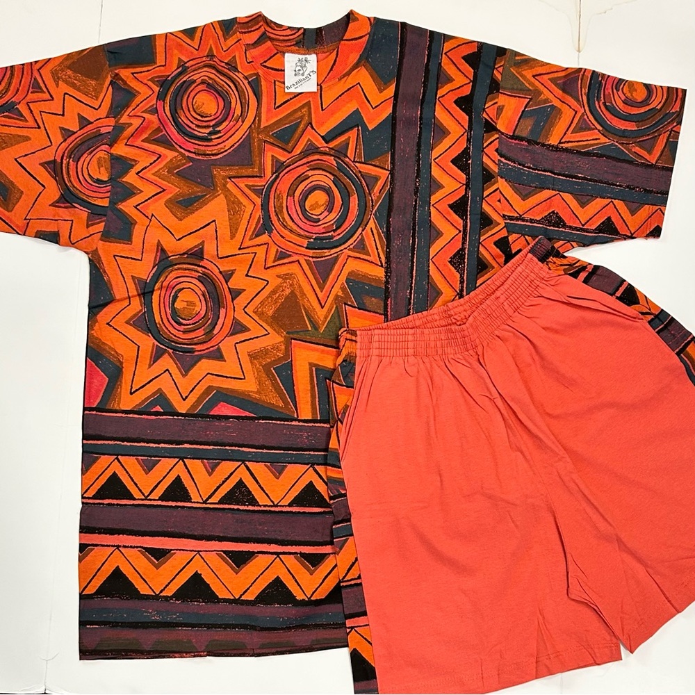 NEW 90’s VINTAGE GEOMETRIC T-SHIRT / SHORT SET